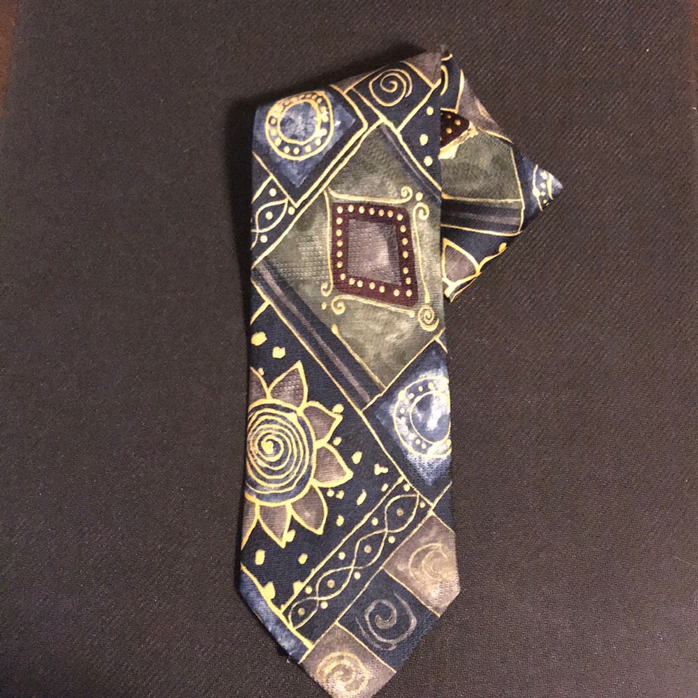 Vintage 100% silk designer men’s tie